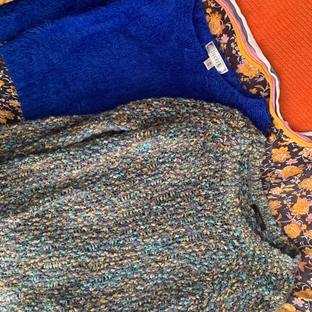 Fuzzy top bundle 💙